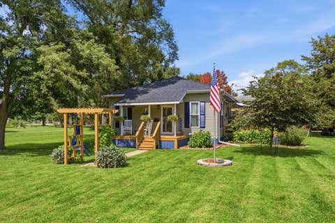 Tiny photo for 503 SW 2nd Street, Aledo, IL 61231 (MLS # 12738289)