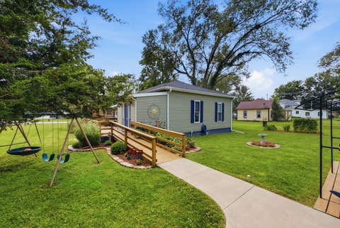 Tiny photo for 503 SW 2nd Street, Aledo, IL 61231 (MLS # 12738289)