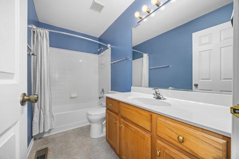 Tiny photo for 119 Tanglewood Drive #119, Glen Ellyn, IL 60137 (MLS # 12505190)