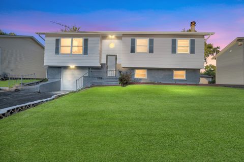 Photo of 7031 glenwood Lane, Hanover Park, IL 60133 (MLS # 12566882)