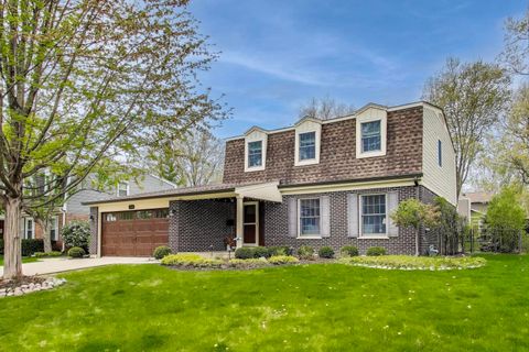 1608 N Douglas Avenue Arlington Heights IL 60004
