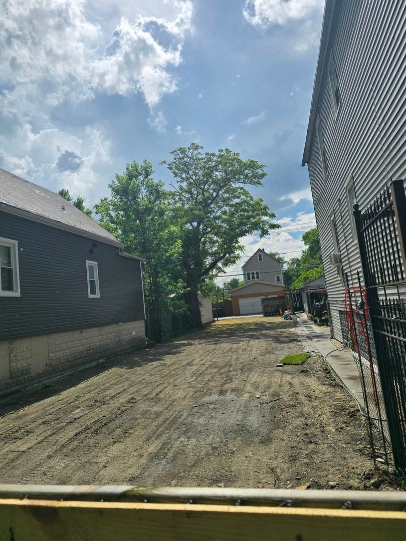 5226 S Loomis Street - Photo 3