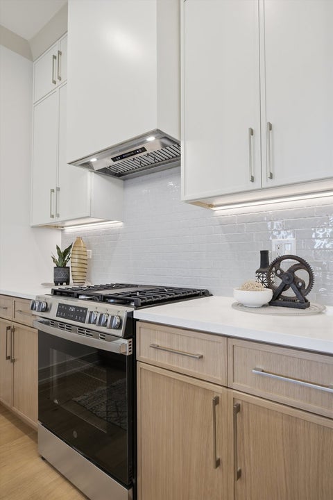 Tiny photo for 6414 N Francisco Avenue #202, Chicago, IL 60645 (MLS # 12743382)