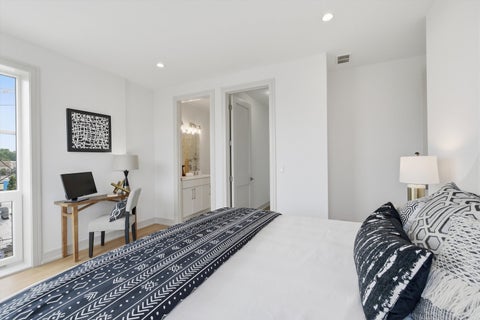 Tiny photo for 6414 N Francisco Avenue #202, Chicago, IL 60645 (MLS # 12743382)