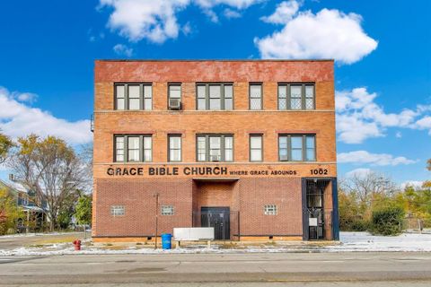 1002 E 75th Street Chicago IL 60619