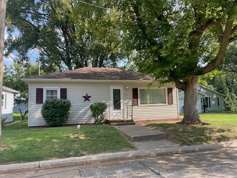 Photo of 206 33rd Avenue N, Clinton, IA 52732 (MLS # 12750660)