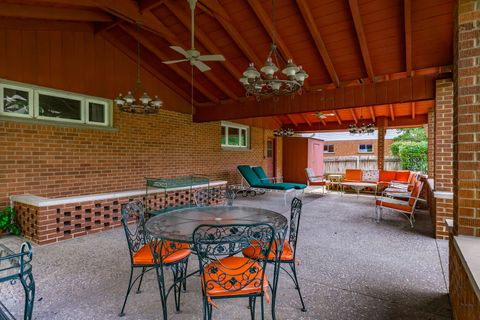 Tiny photo for 333 E Huntington Lane, Elmhurst, IL 60126 (MLS # 12486536)
