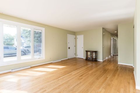 Tiny photo for 333 E Huntington Lane, Elmhurst, IL 60126 (MLS # 12486536)