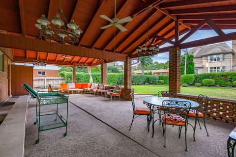 Tiny photo for 333 E Huntington Lane, Elmhurst, IL 60126 (MLS # 12486536)