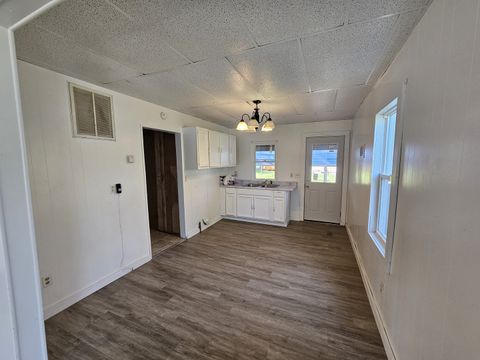 Tiny photo for 415 E Johnson Street, Fairfield, IL 62837 (MLS # 12625548)