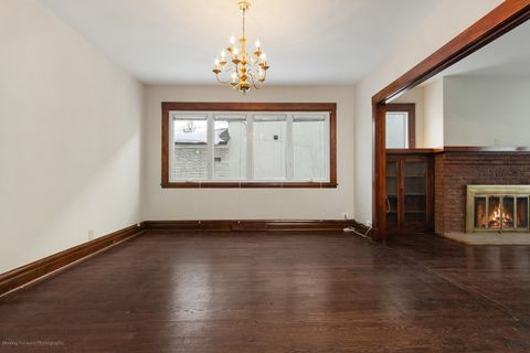 Tiny photo for 3107 S Wenonah Avenue, Berwyn, IL 60402 (MLS # 12485535)