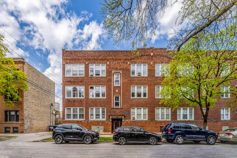 Photo of 3040 W Sunnyside Avenue #D3, Chicago, IL 60625 (MLS # 11860262)