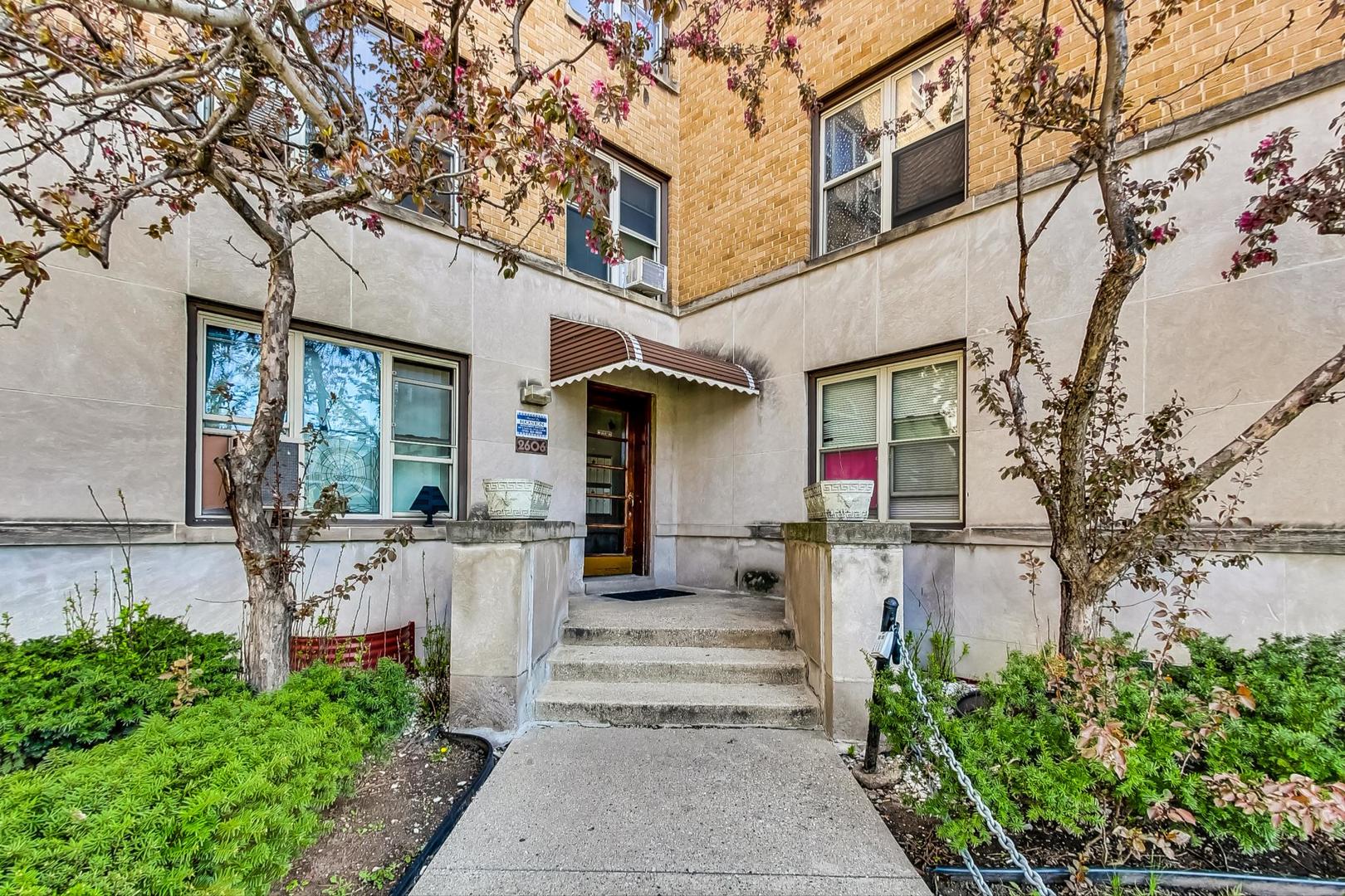 2606 W Balmoral Avenue 210