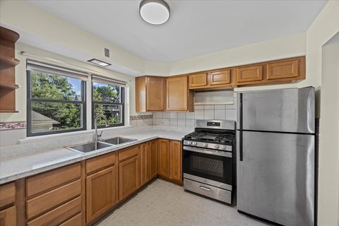 Tiny photo for 444 Washington Boulevard #207, Oak Park, IL 60302 (MLS # 12501353)