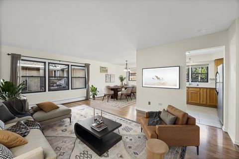 Tiny photo for 444 Washington Boulevard #207, Oak Park, IL 60302 (MLS # 12501353)