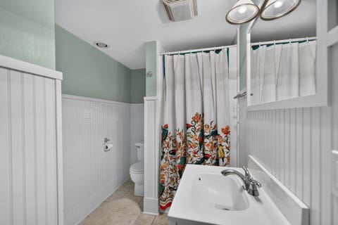 Tiny photo for 1010 E Evergreen Street, Wheaton, IL 60187 (MLS # 12699080)