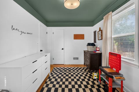 Tiny photo for 1010 E Evergreen Street, Wheaton, IL 60187 (MLS # 12699080)