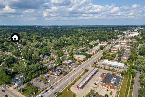 Tiny photo for 1010 E Evergreen Street, Wheaton, IL 60187 (MLS # 12699080)