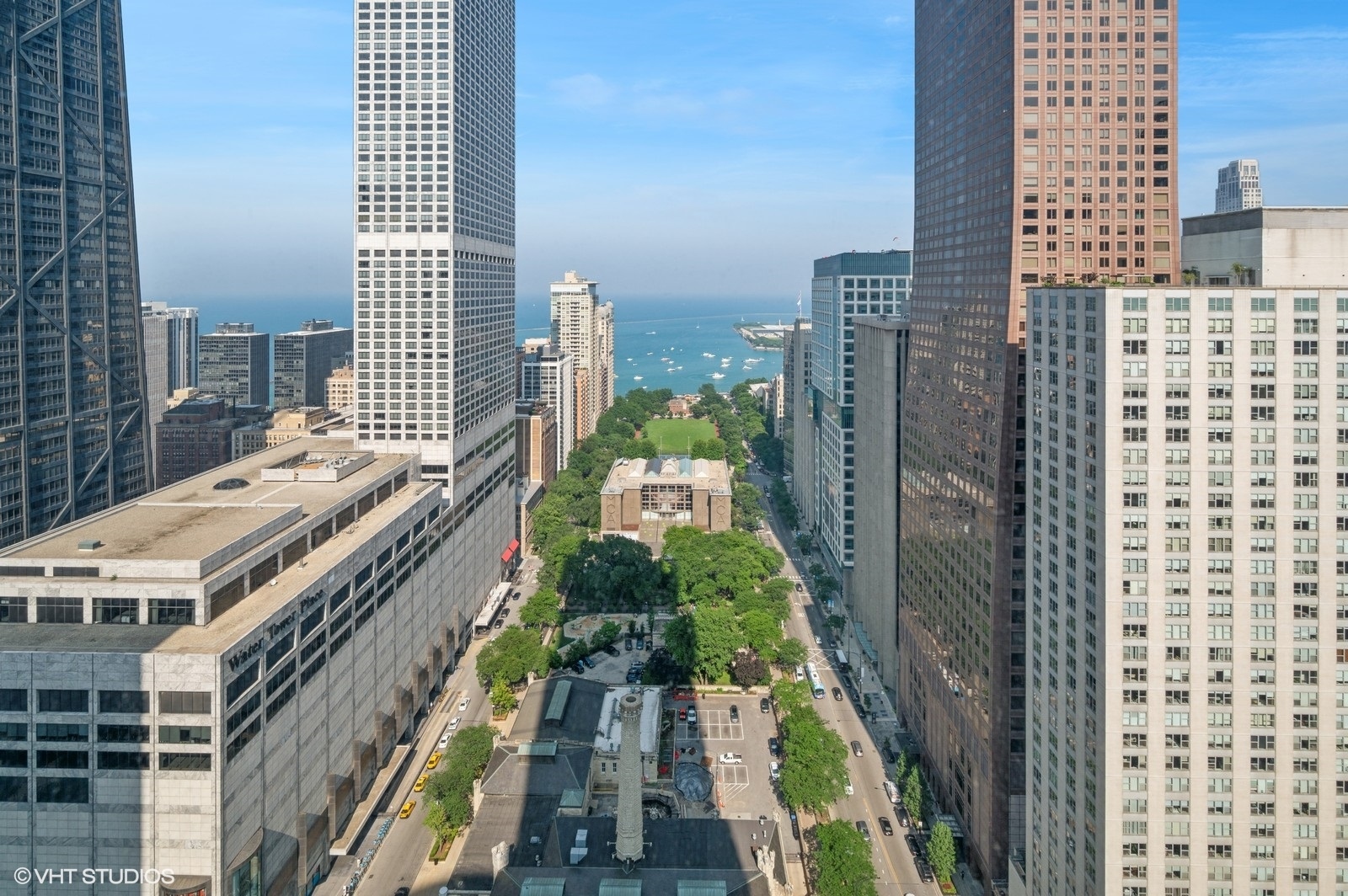 800 N Michigan Avenue 3301