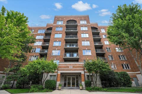 Photo of 430 S Western Avenue #711, Des Plaines, IL 60016 (MLS # 12718272)