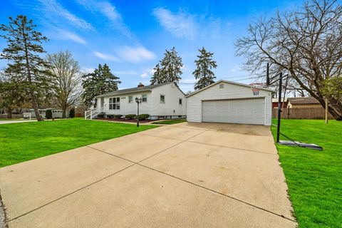 Tiny photo for 1000 GRAND Avenue, Aurora, IL 60506 (MLS # 12618337)