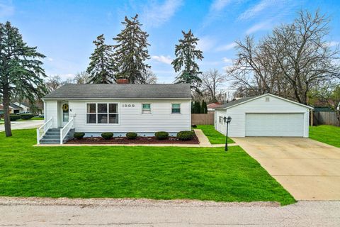 Photo of 1000 GRAND Avenue, Aurora, IL 60506 (MLS # 12618337)