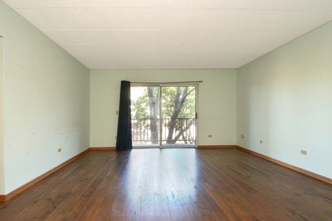 Tiny photo for 1365 Ashland Avenue #302, Des Plaines, IL 60016 (MLS # 12525730)