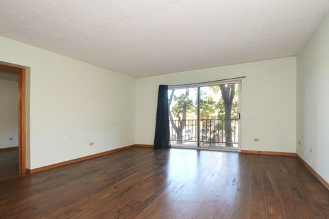 Tiny photo for 1365 Ashland Avenue #302, Des Plaines, IL 60016 (MLS # 12525730)