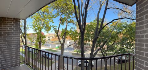 Tiny photo for 1365 Ashland Avenue #302, Des Plaines, IL 60016 (MLS # 12525730)