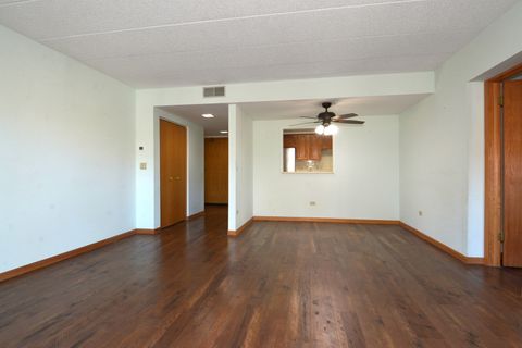 Tiny photo for 1365 Ashland Avenue #302, Des Plaines, IL 60016 (MLS # 12525730)