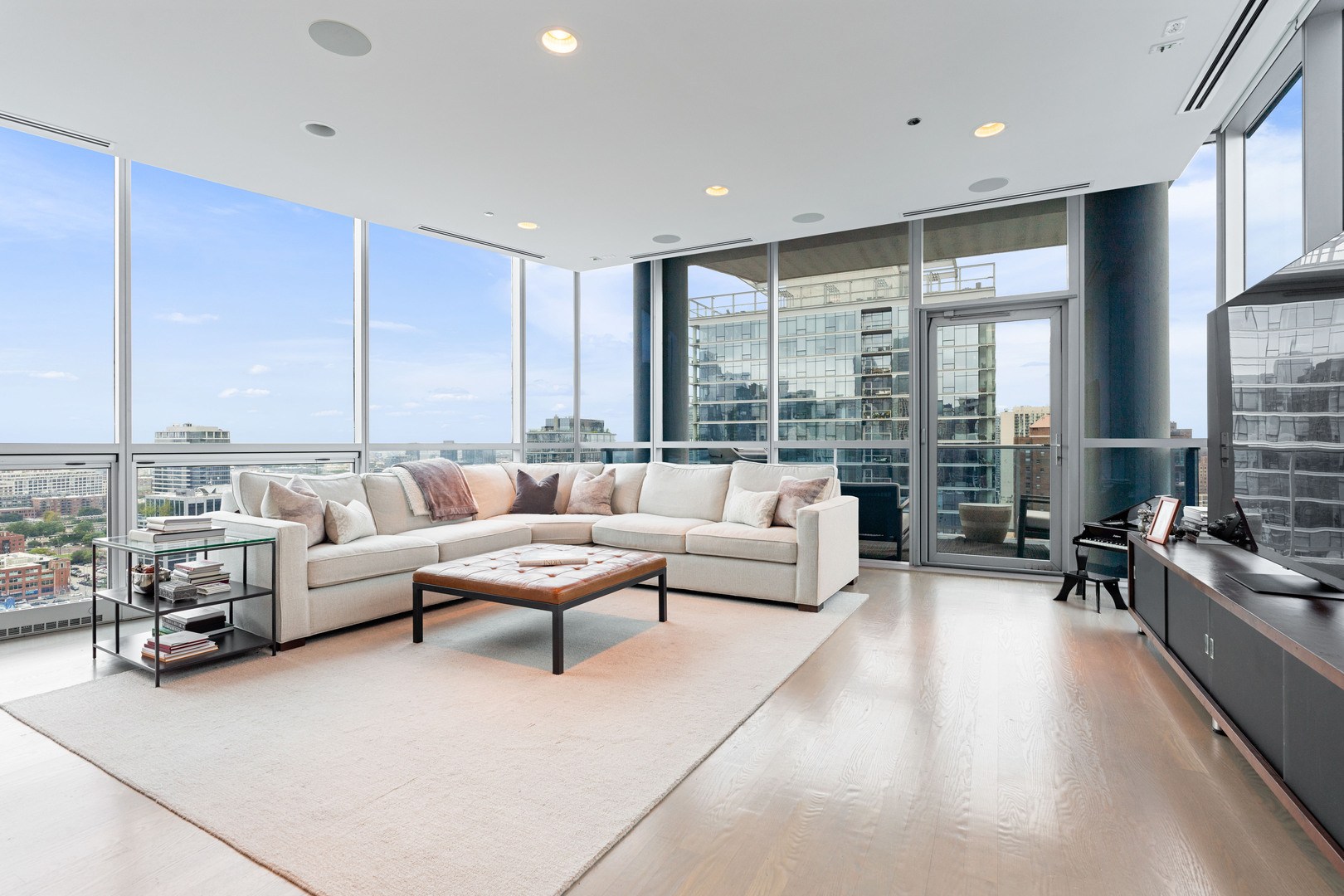 110 W Superior Street 2503