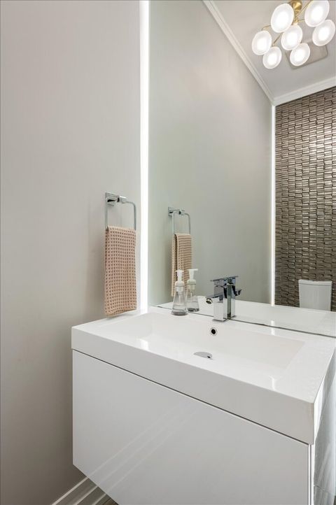 Tiny photo for 2027 W BELMONT Avenue #1, Chicago, IL 60618 (MLS # 12556729)