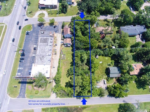 Tiny photo for 1209 S Addison Avenue, Lombard, IL 60148 (MLS # 12729324)