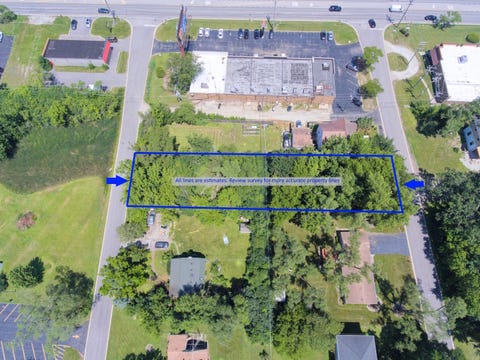 Tiny photo for 1209 S Addison Avenue, Lombard, IL 60148 (MLS # 12729324)