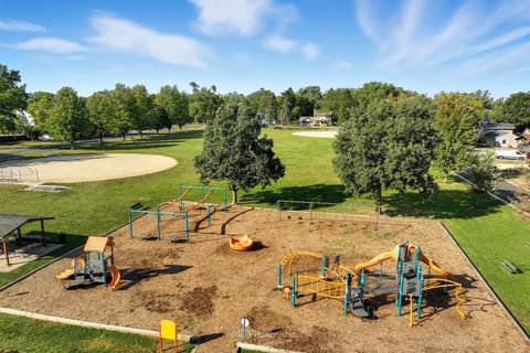 Tiny photo for 1s353 Addison Avenue, Lombard, IL 60148 (MLS # 12490493)