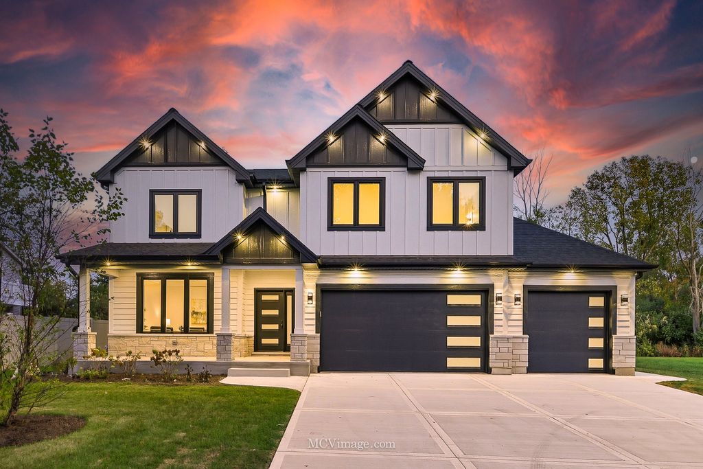 Photo for 1s353 Addison Avenue, Lombard, IL 60148 (MLS # 12490493)