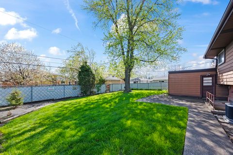 Tiny photo for 7909 Lake Street, Morton Grove, IL 60053 (MLS # 12625238)