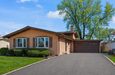 Photo of 7909 Lake Street, Morton Grove, IL 60053 (MLS # 12625238)