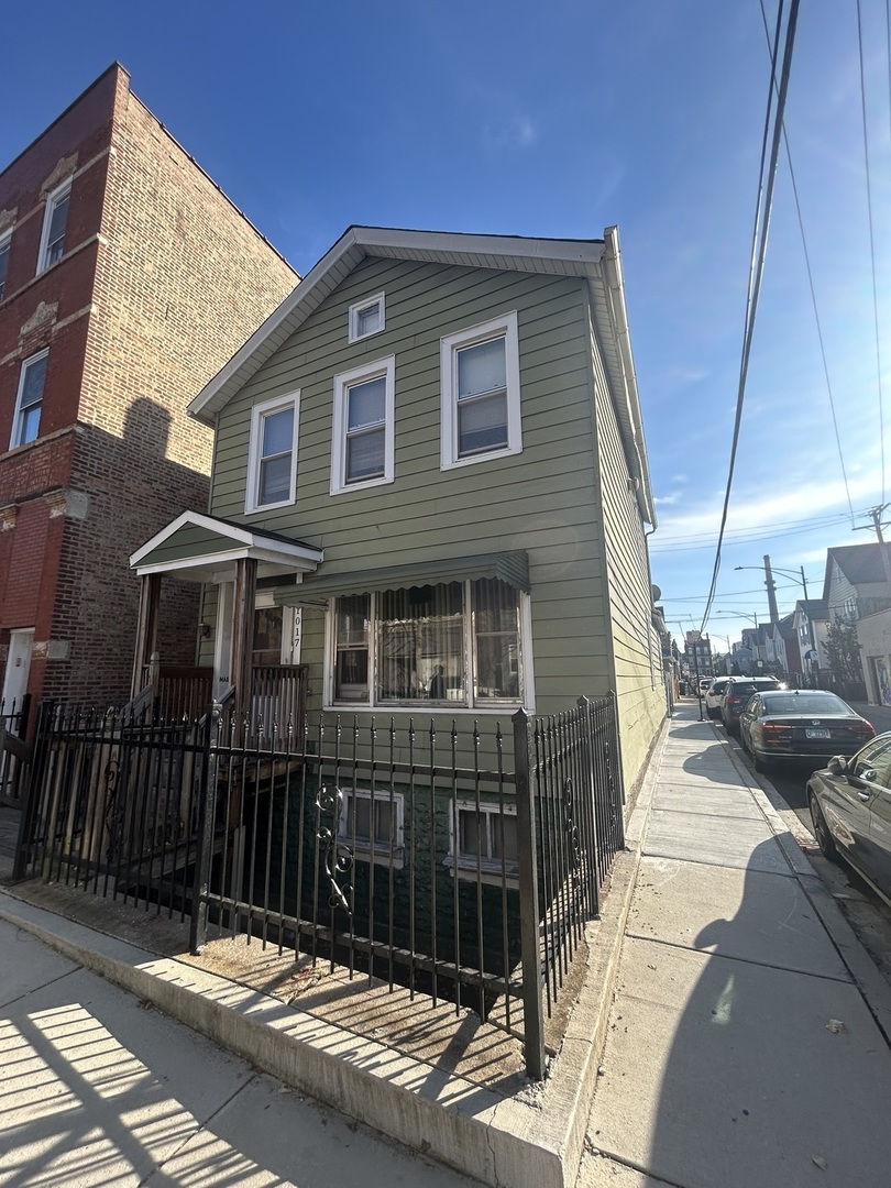 1017 W 19th Street