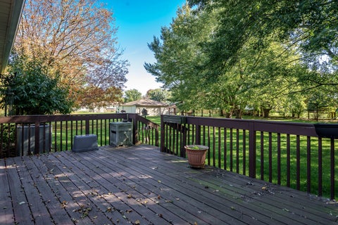 Tiny photo for 739 Roosevelt Road, Machesney Park, IL 61115 (MLS # 12791035)