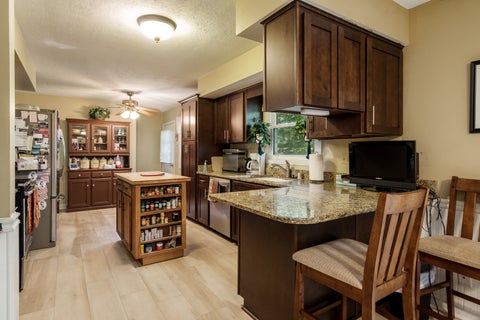 Tiny photo for 739 Roosevelt Road, Machesney Park, IL 61115 (MLS # 12791035)
