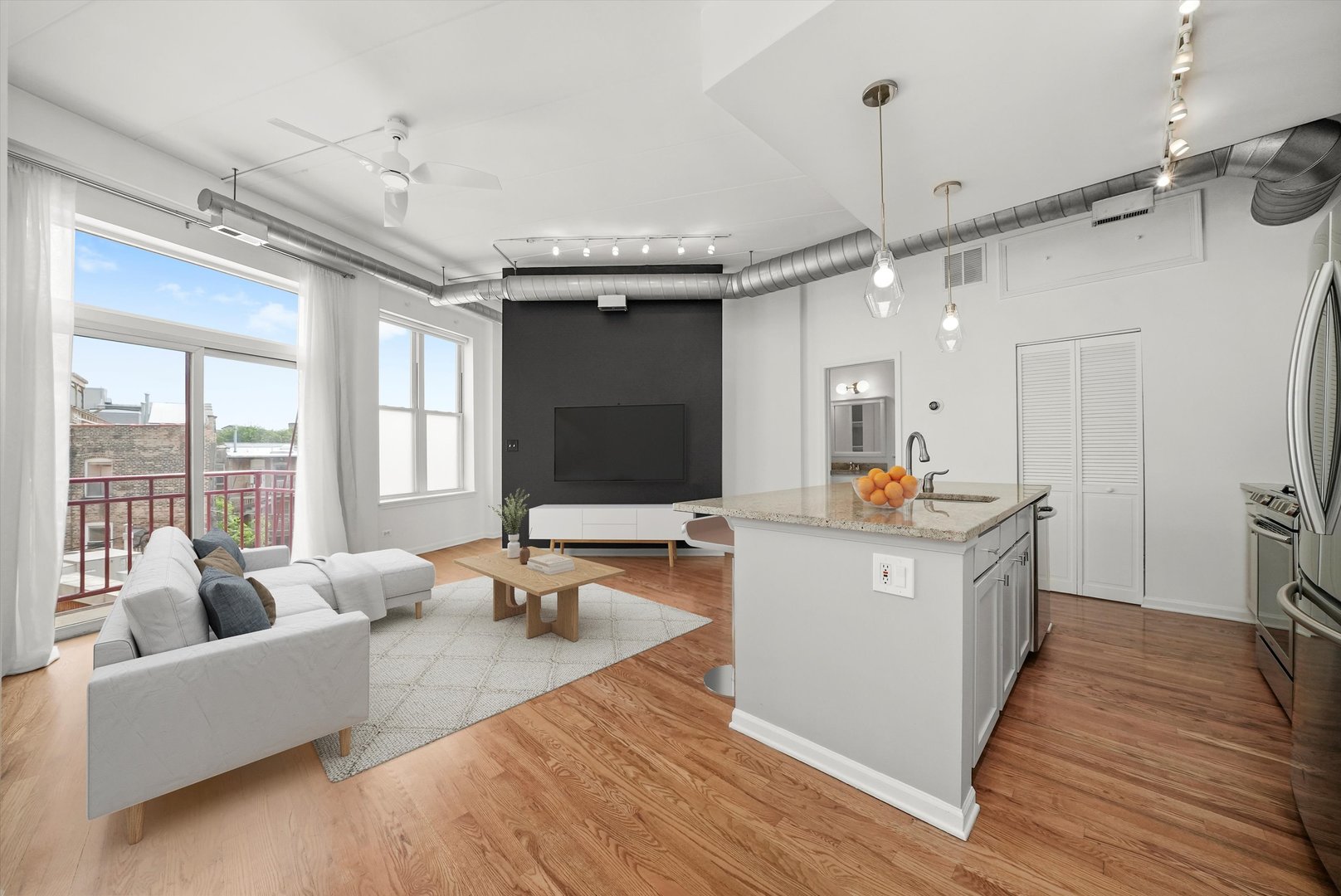 1645 W SCHOOL Street 318
