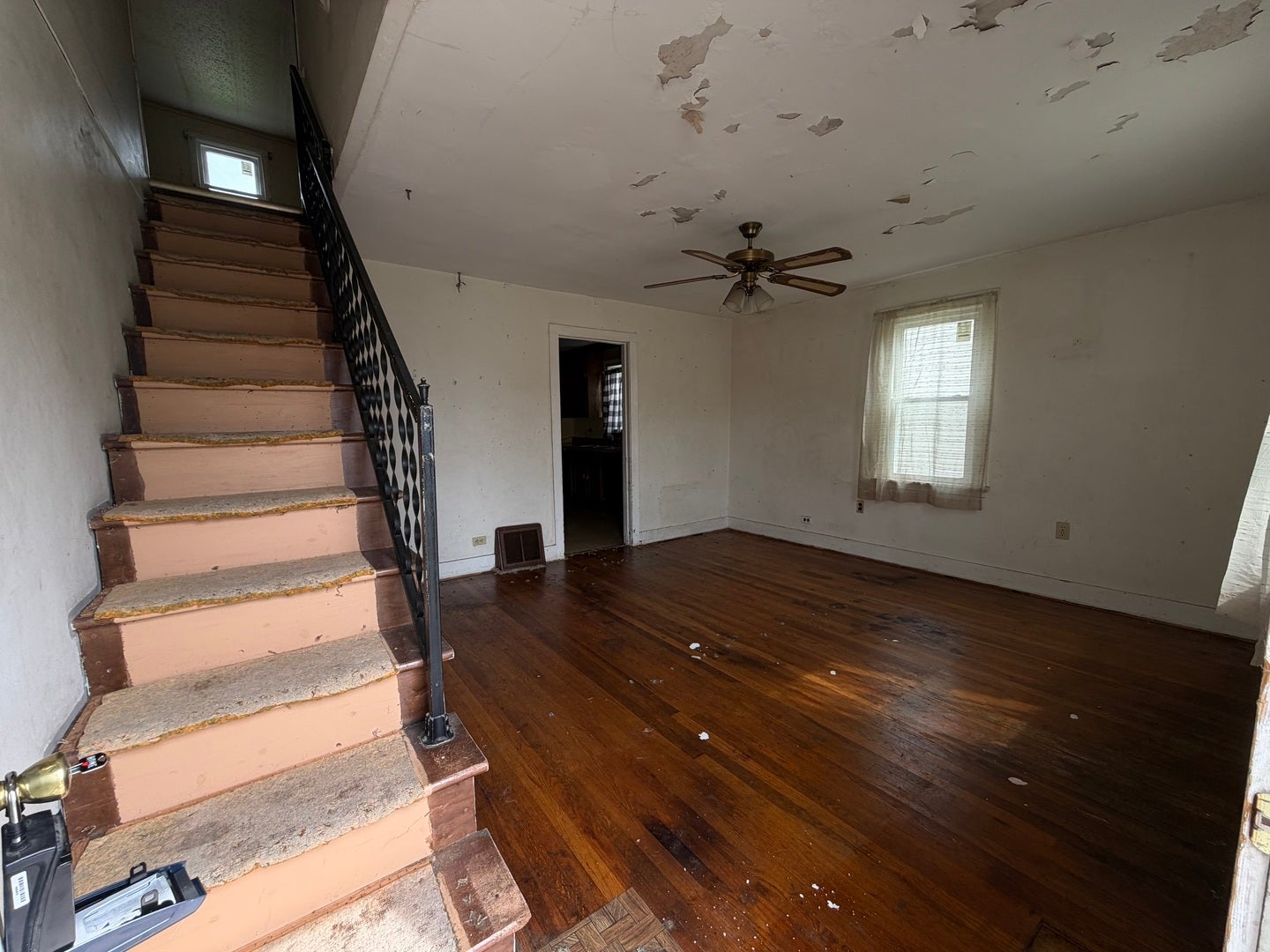 148 S Prairie Avenue