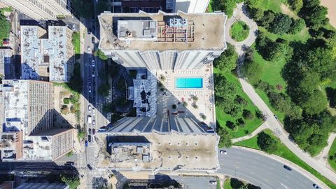 Tiny photo for 5701 N Sheridan Road #16U, Chicago, IL 60660 (MLS # 12464461)