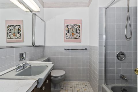 Tiny photo for 5701 N Sheridan Road #16U, Chicago, IL 60660 (MLS # 12464461)