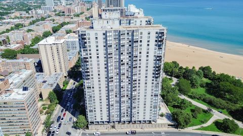 Tiny photo for 5701 N Sheridan Road #16U, Chicago, IL 60660 (MLS # 12464461)
