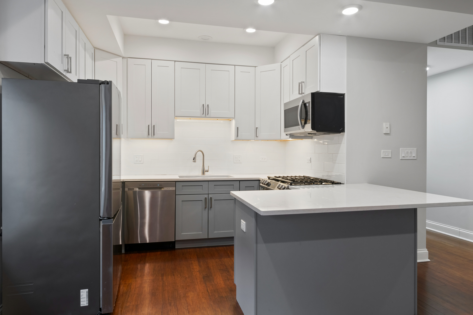 4637 N Dover Street 2N