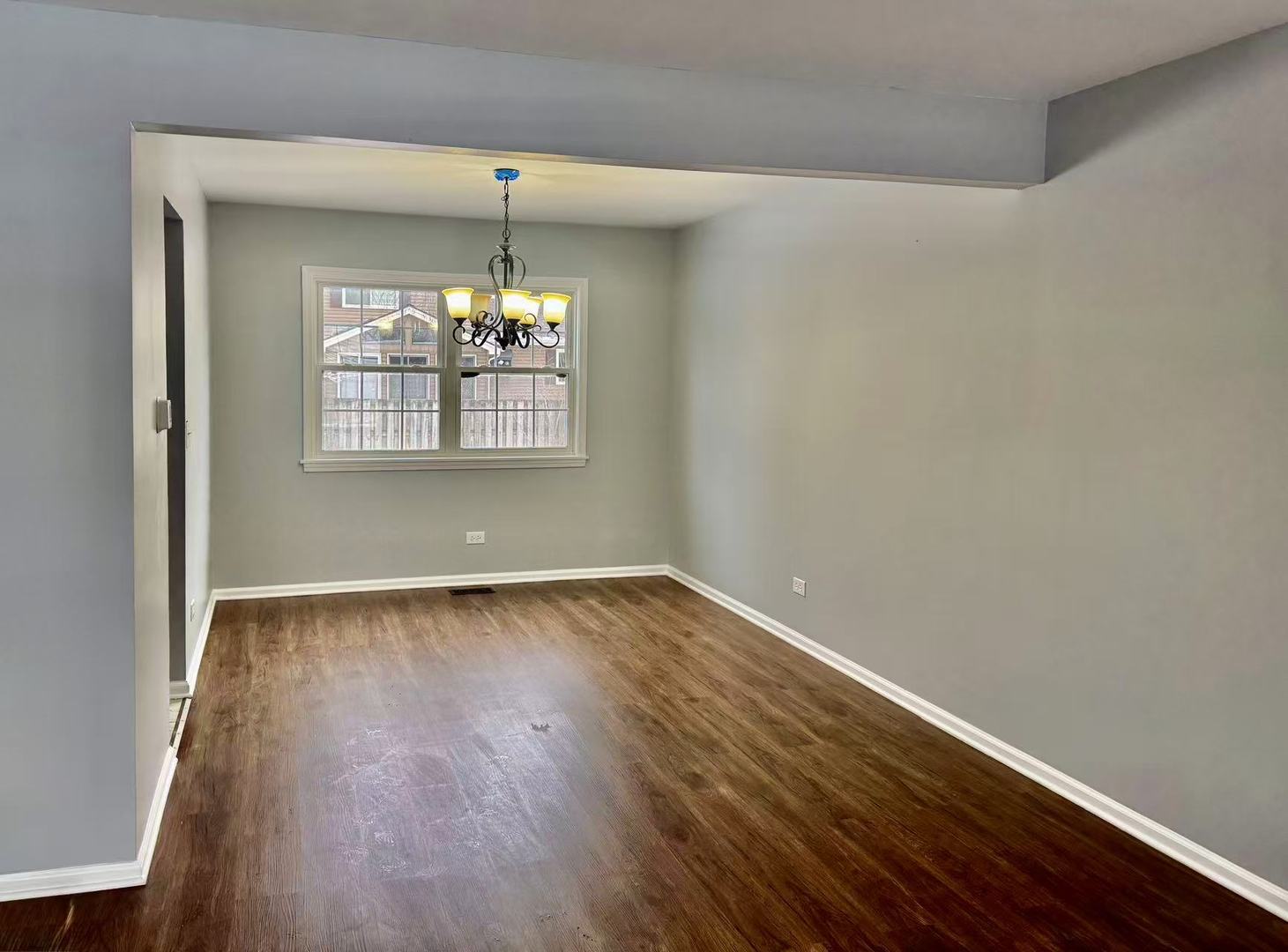 30W011 Kensington Drive