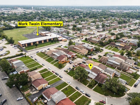 Tiny photo for 9025 Sherry Lane #9025, Des Plaines, IL 60016 (MLS # 12740293)