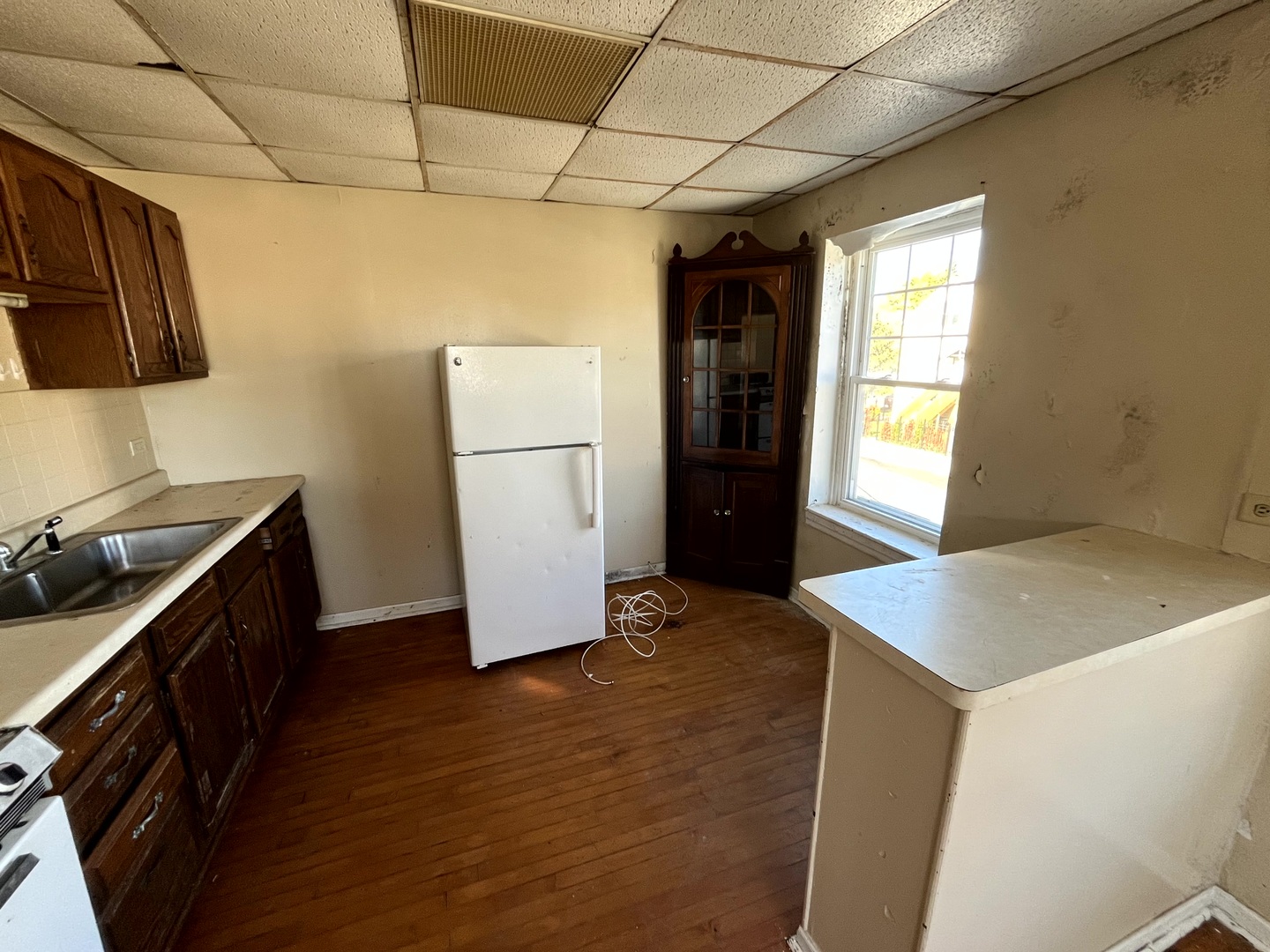 4263 W Montrose Avenue